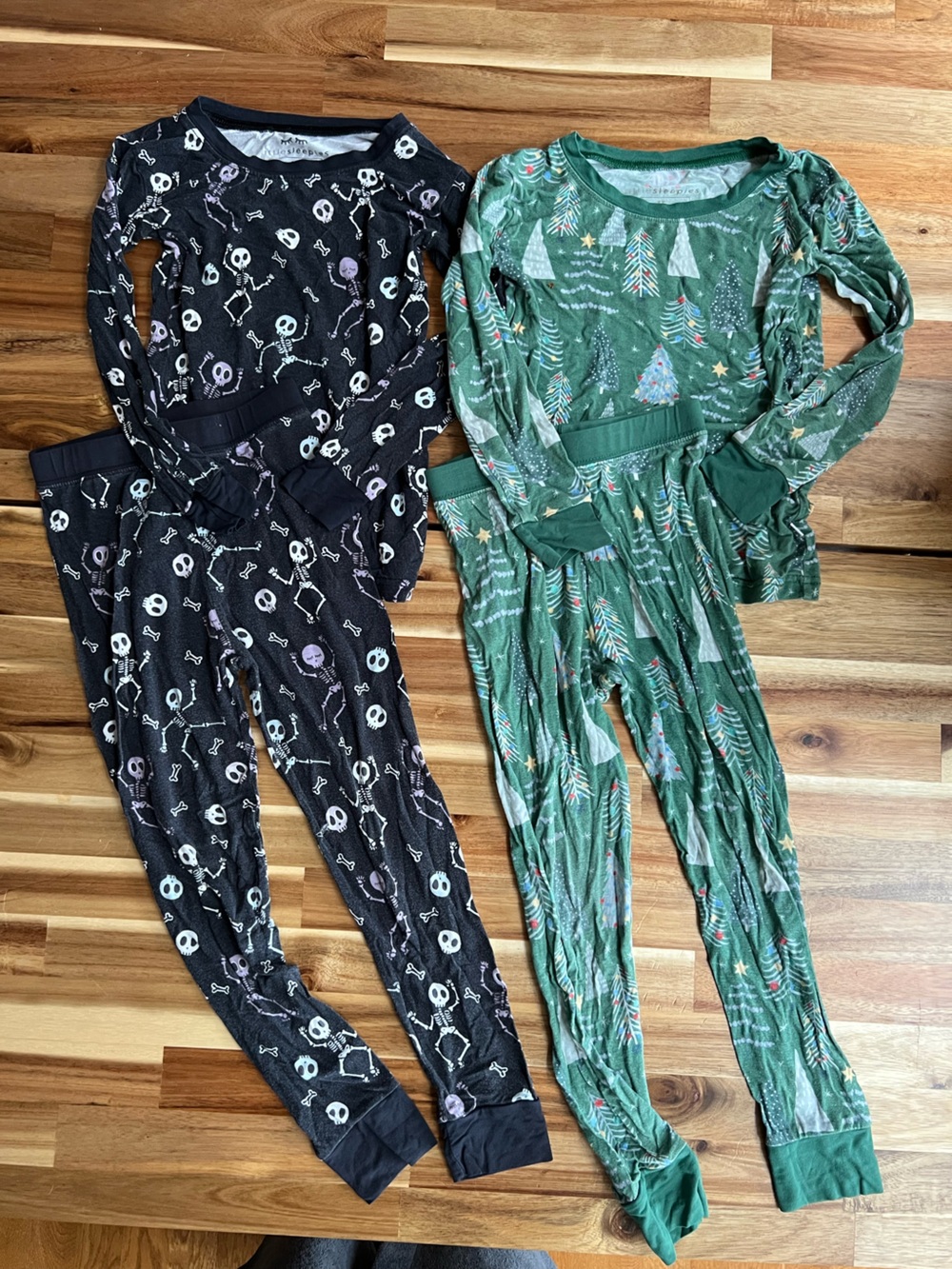 Little Sleepies Green Christmas Tree & Skull Set